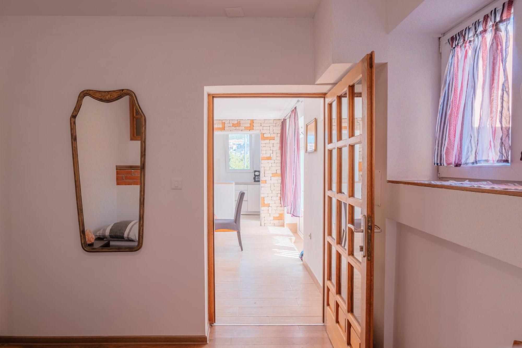 Apartments Ema Sibenik Bagian luar foto